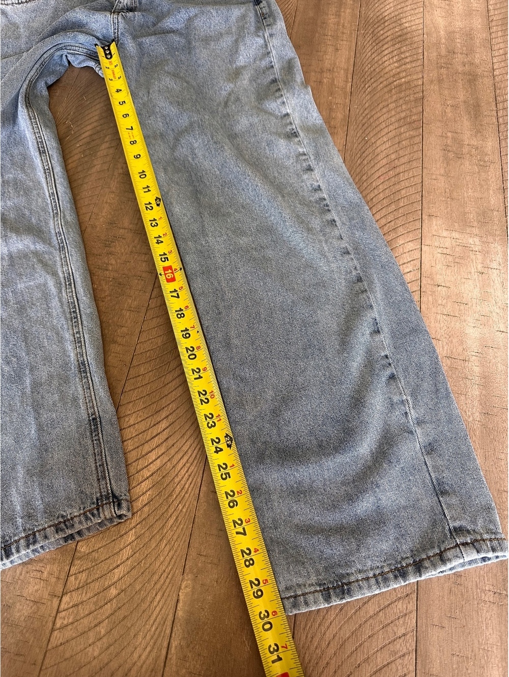 White Fox Boutique Mid Rise Straight Leg Relaxed Jeans Medium Wash Women Medium - Picture 10 of 12